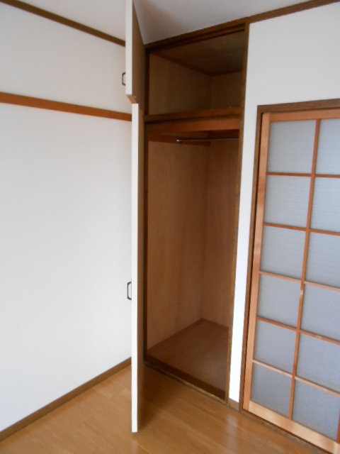 その他設備　居室内収納（クローゼット・半間分）完備