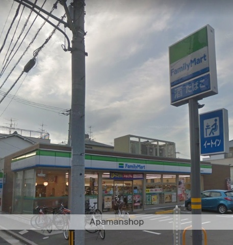 コンビニ　ファミリーマート（コンビニ）まで429m