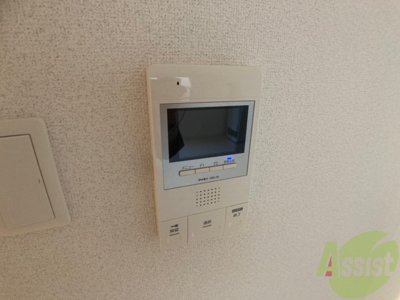 セキュリティ　ＴＶモニター付インターホンです。来客者の顔が見えるので安心！