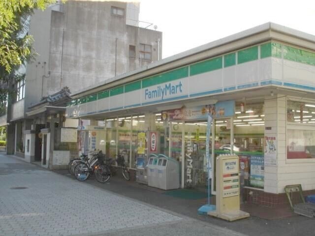 コンビニ　ファミリーマート天王寺生玉町店（コンビニ）まで295m