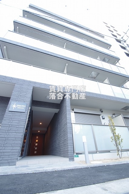 建物外観　築浅♪しっかりとした鉄筋コンクリート造♪
