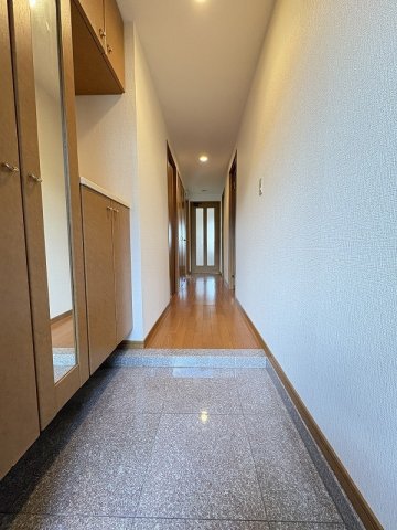 玄関　落ち着いた玄関です