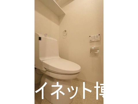 トイレ　嬉しい温水洗浄便座機能付き