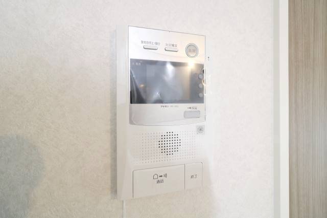 セキュリティ　モニタ付きなのでこちらで一旦確認できます