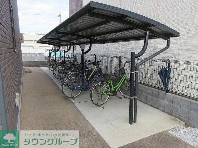 その他　屋根付き駐輪場
