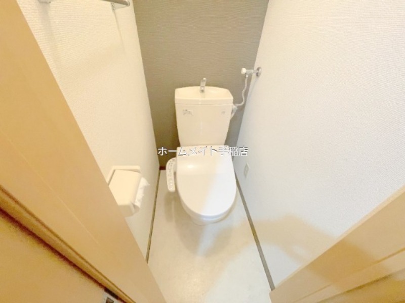 トイレ　温水洗浄暖房便座です！
