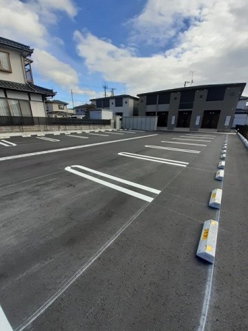 駐車場　駐車場に車を止められます