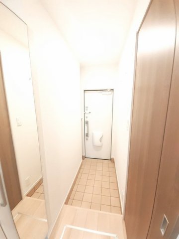 玄関　収納もある玄関です