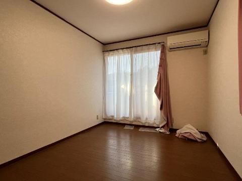 居室・リビング　室内