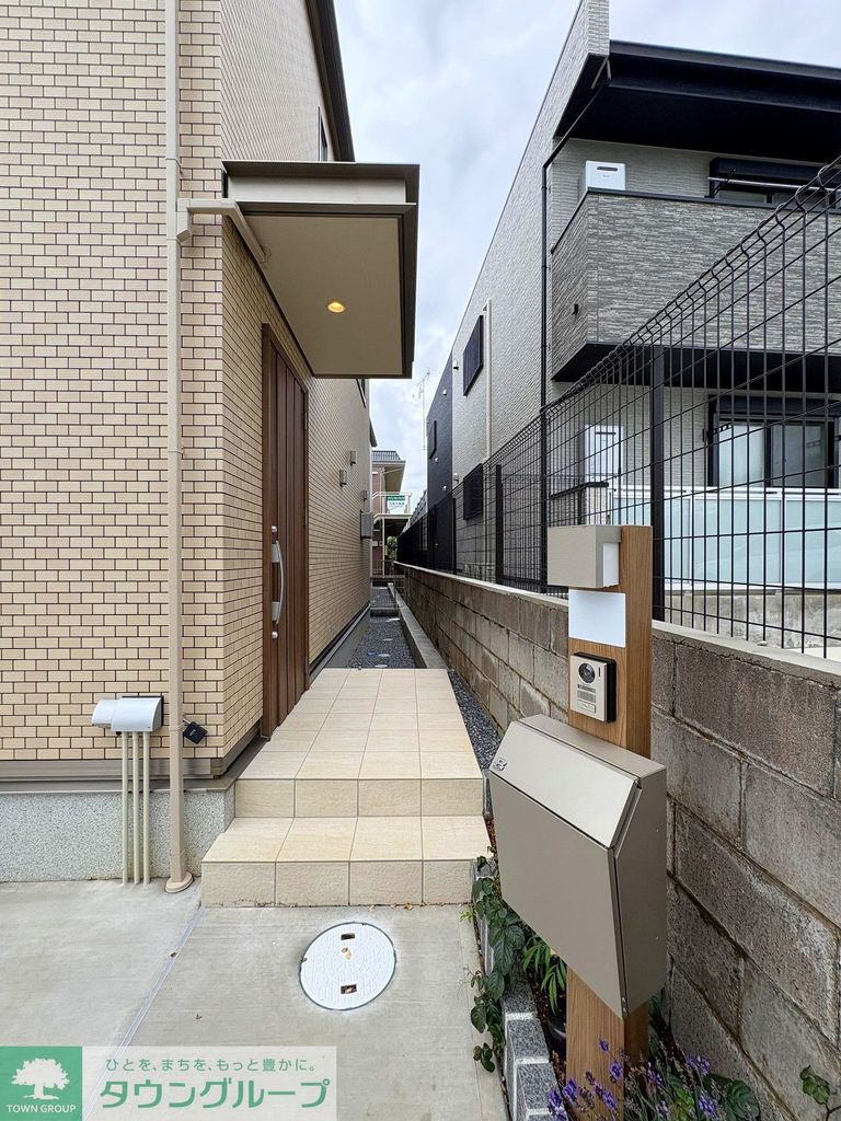 エントランス　お問合せはタウンハウジングまで！※現地待合わせ相談可能
