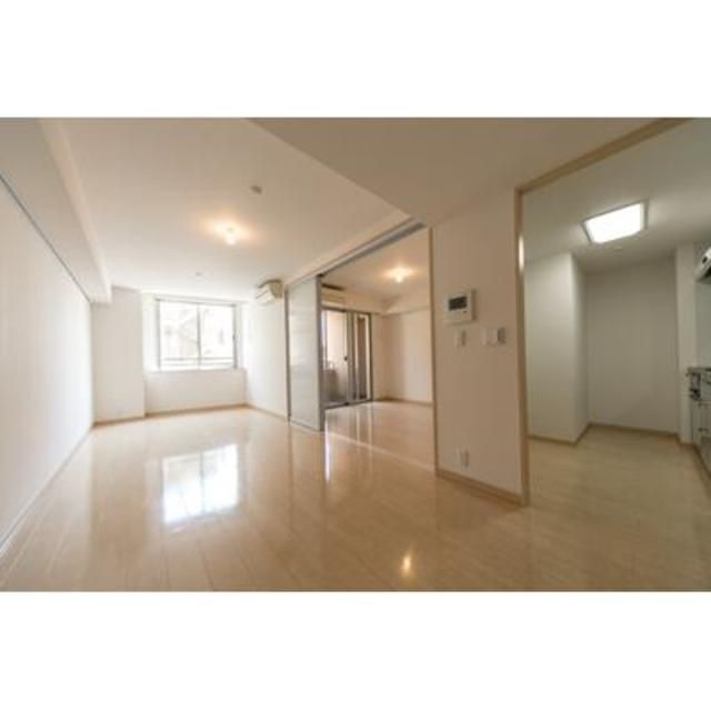 居室・リビング　写真は同タイプ住居です。