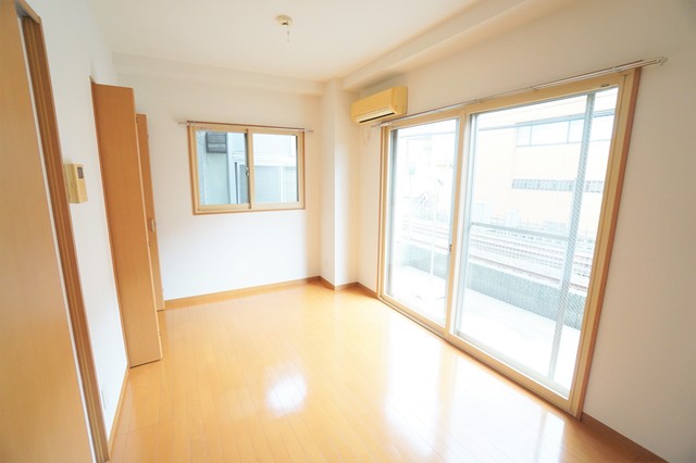居室・リビング　※他のお部屋の参考写真です。