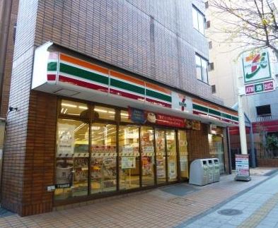 コンビニ　セブンイレブン世田谷池尻2丁目店（コンビニ）まで323m