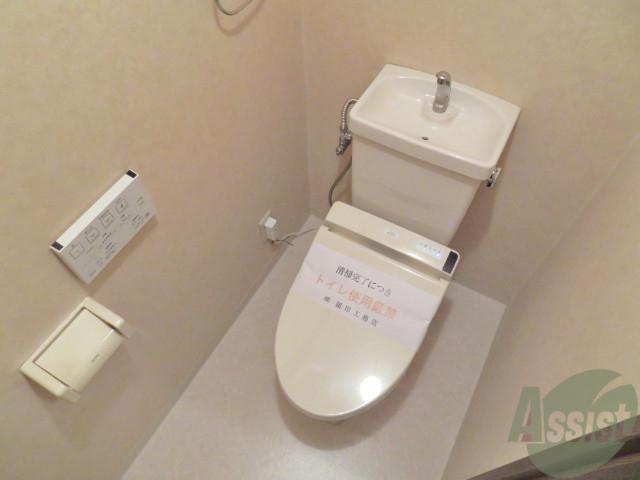 トイレ　こちらはトイレです。清潔感があり、安心して使用できます。