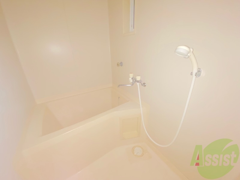 バス・シャワールーム　風呂とトイレは別になっているので、ゆっくりと入浴出来ます。