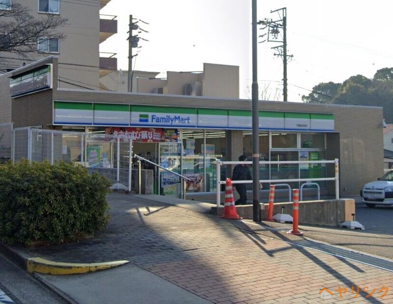 コンビニ　ファミリーマート千種猫洞通店（コンビニ）まで756m