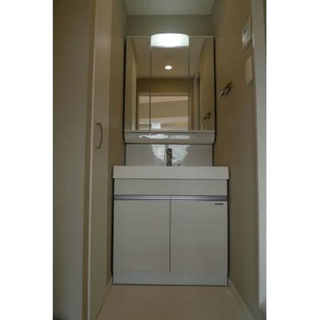 洗面設備　※写真は同タイプ住戸です。