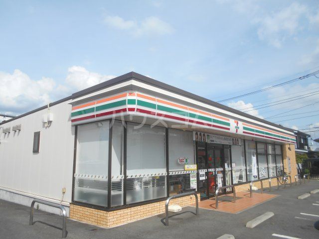 コンビニ　セブンイレブン 八王子川口町東店（コンビニ）まで325m