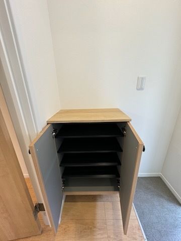 玄関　収納もある玄関です