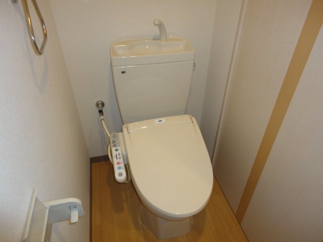 トイレ　シャワー付トイレ