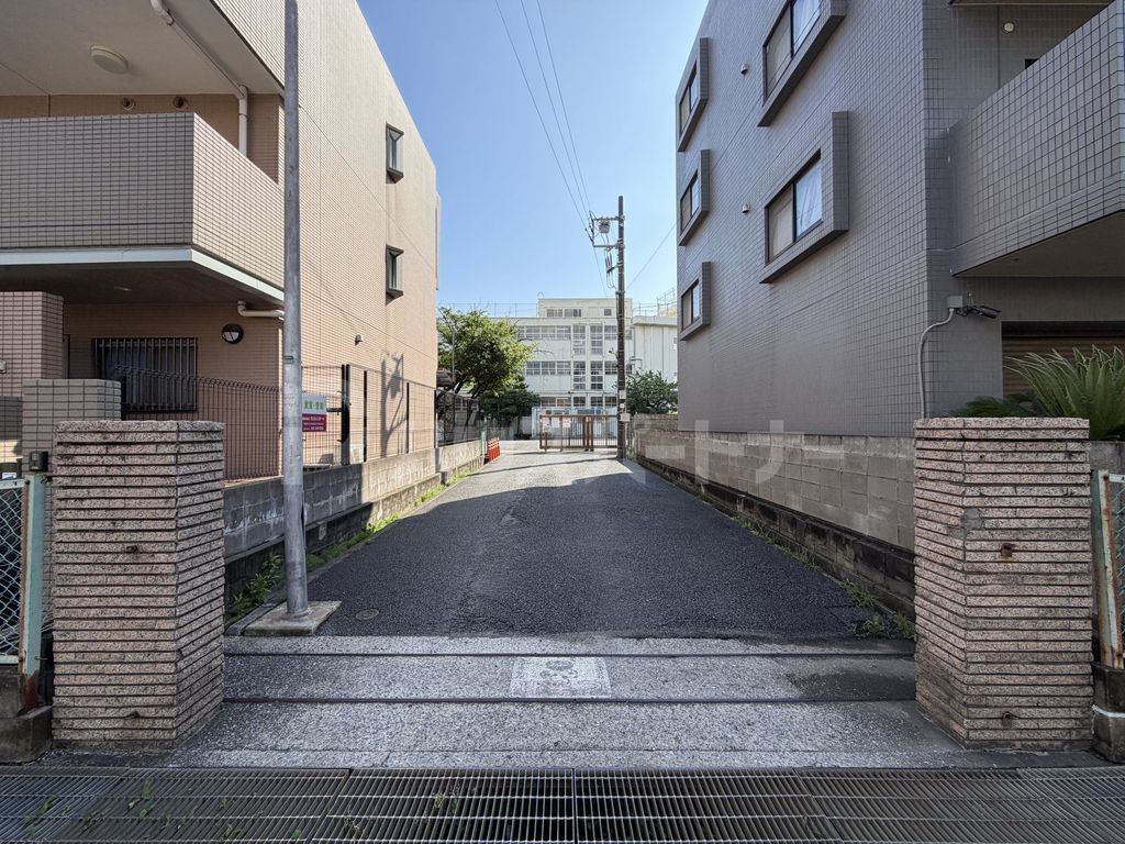 小学校　市川市立行徳小学校（小学校）まで470m