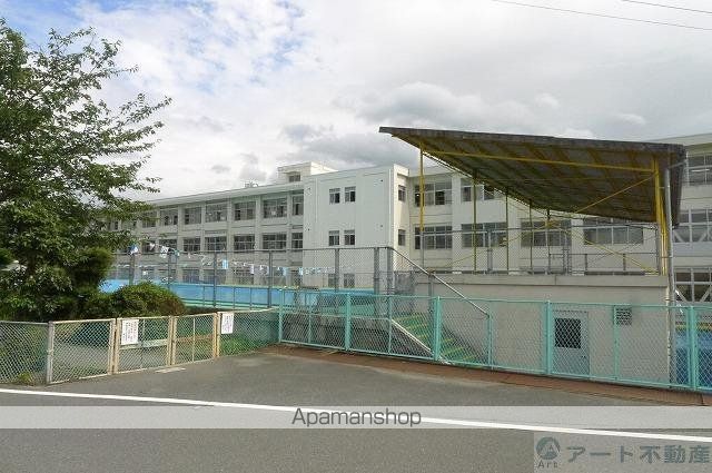 小学校　南吉井小学校（小学校）まで670m
