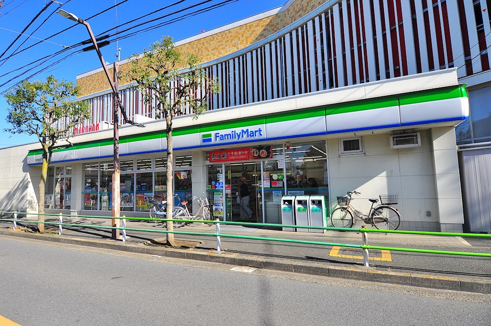 コンビニ　ファミリーマート 葛飾亀有四丁目南店（コンビニ）まで465m