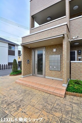 エントランス　オートロック付のエントランスです。