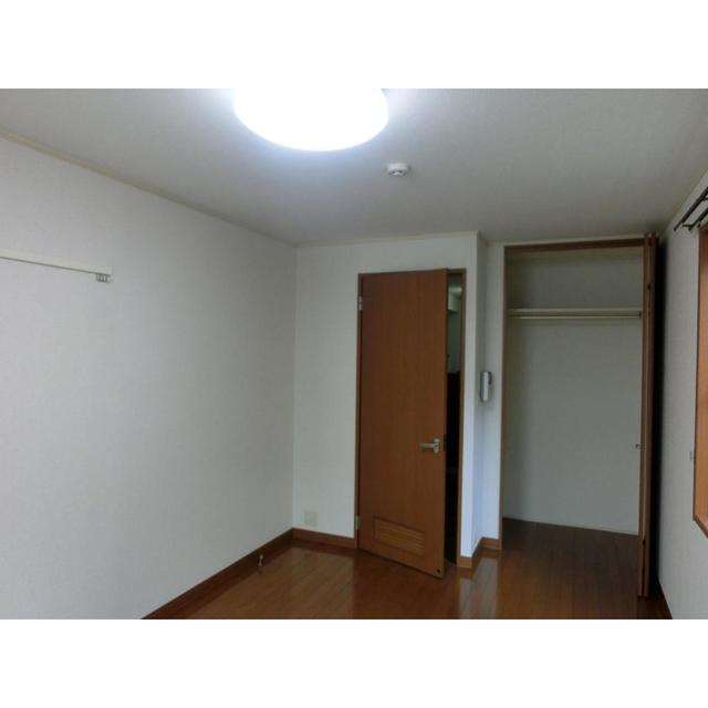 収納　高さのあるクローゼット