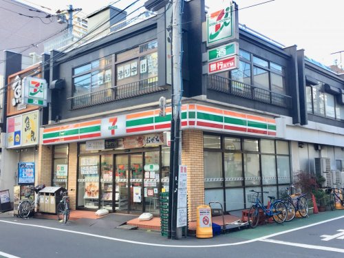 コンビニ　セブンイレブン 北区滝野川3丁目店（コンビニ）まで584m