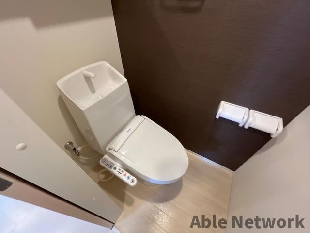 トイレ　温水洗浄暖房便座付き