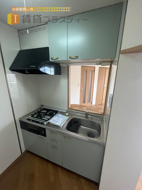 キッチン　お部屋の真ん中で、オンザステージ。