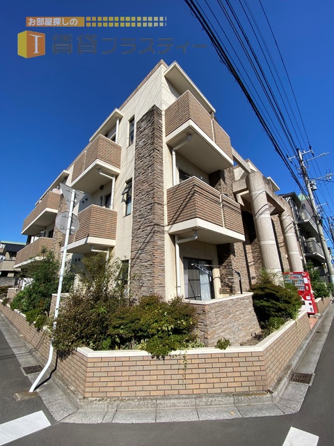 建物外観　東船橋の町並みに調和するプロヴァンス風デザイン。