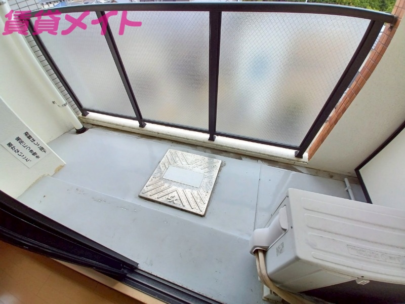 バルコニー　同物件別室画像