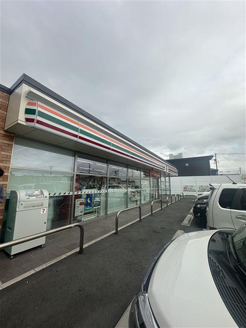 コンビニ　セブンイレブン豊橋牟呂町店（コンビニ）まで500m