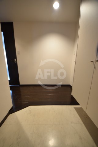 玄関　エルセレーノ上本町レジデンス　玄関