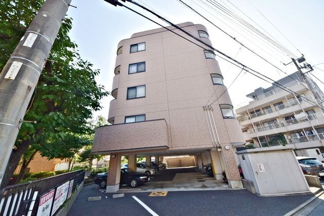 建物外観　閑静な住宅街