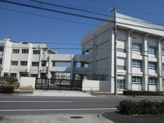 中学校　名古屋市立志段味中学校（中学校）まで748m