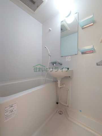バス・シャワールーム　他部屋のお写真となります。