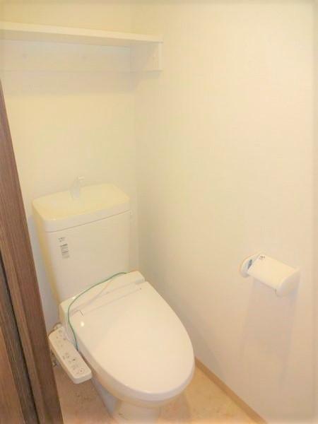 地下鉄長堀鶴見緑地線 横堤駅 徒歩3分 4階建 築12年のトイレ写真