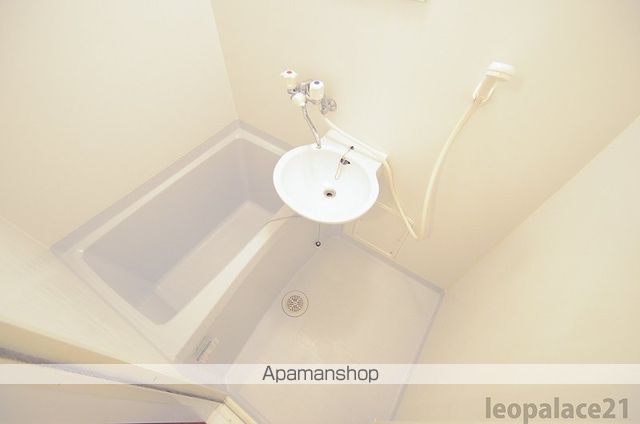 レオパレスポケットハートの居間写真