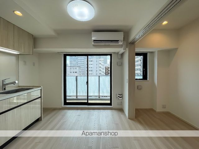 ドゥーエ銀座イーストIIIの居間写真