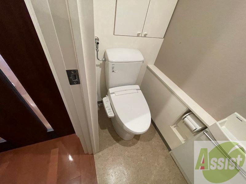 トイレ　トイレです。ウォシュレット付を探している方、おすすめです。