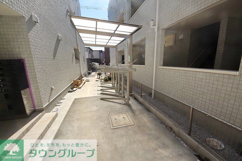エントランス　駐車場