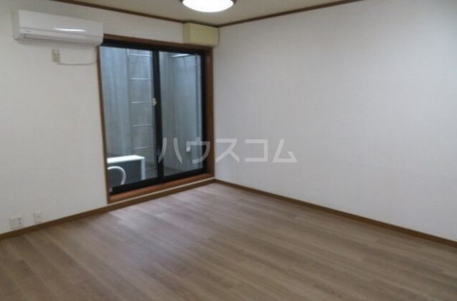 本町6丁目貸家の居間写真