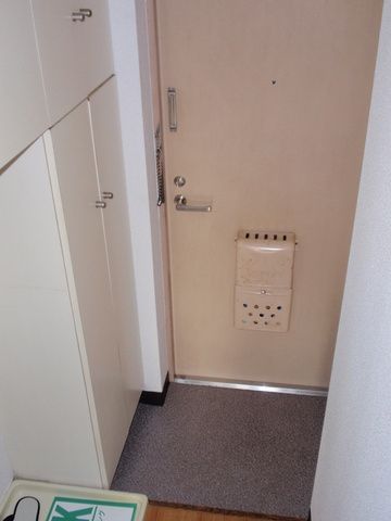 玄関　★★下駄箱の収納力あります★★