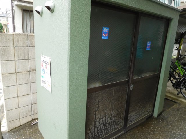 西武池袋線 練馬駅 徒歩10分 3階建 築33年の外観写真