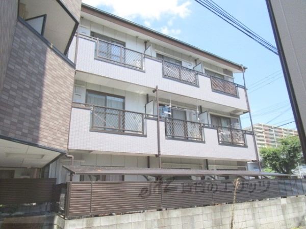 サンヒルズマンションの外観写真