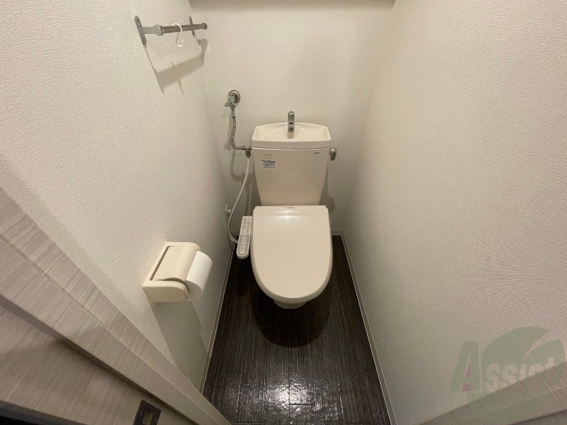 トイレ　こちらはトイレです。清潔感があり、安心して使用できます。