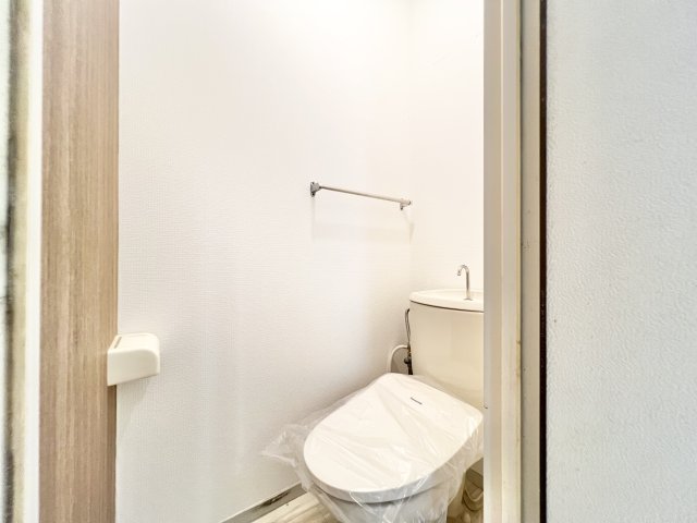 千葉都市モノレール みつわ台駅 徒歩6分 2階建 築37年のトイレ写真